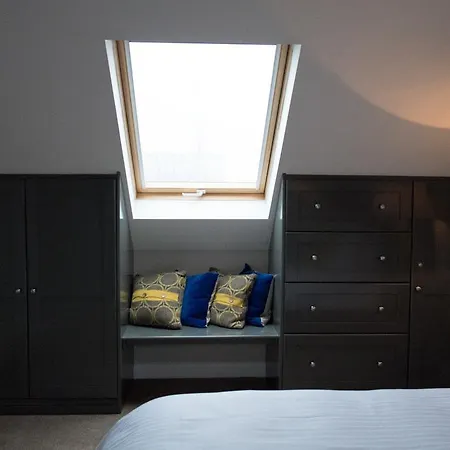 John R's * Листоуэл